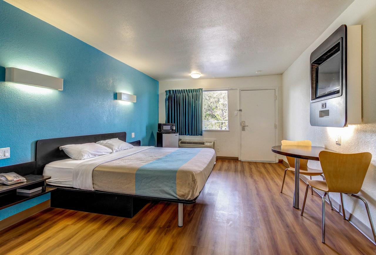 Motel 6 Waco - Lacy Lakeview Bellmead Exterior foto